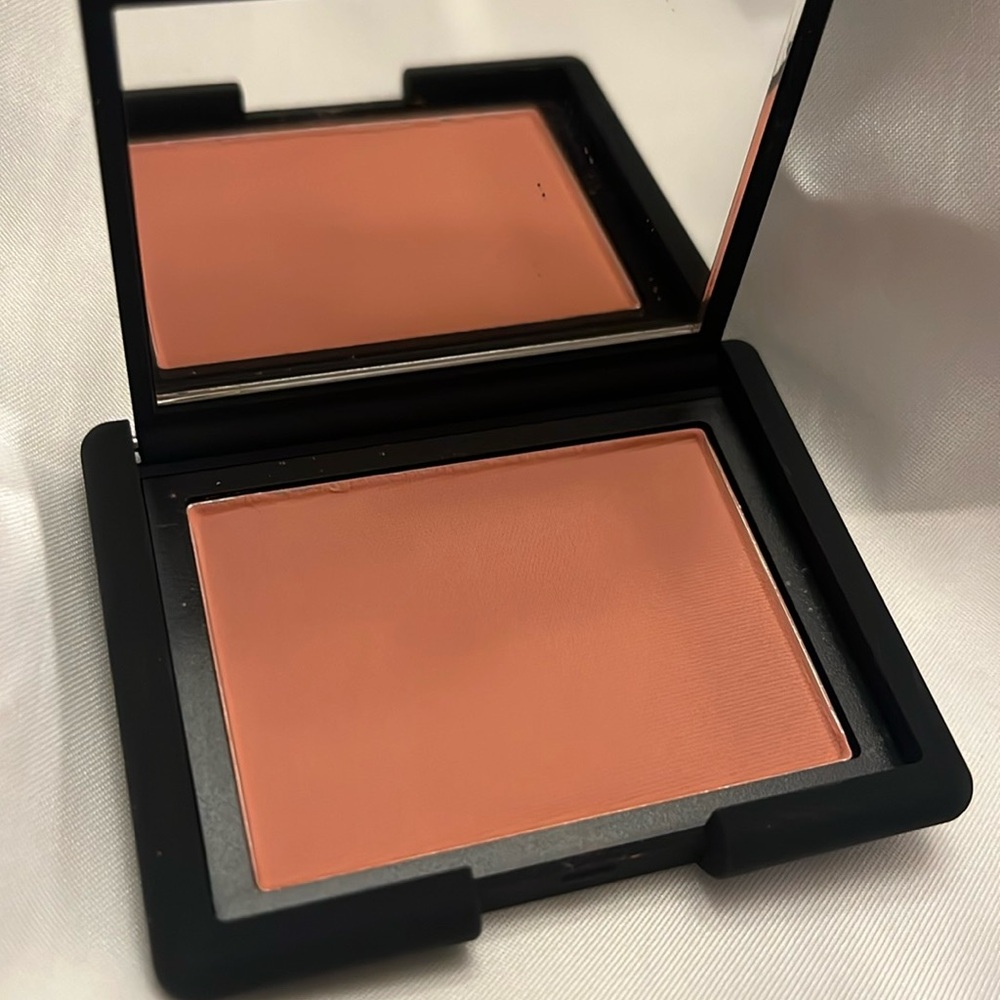 NARS Blush - Gina - Picture 2 of 3